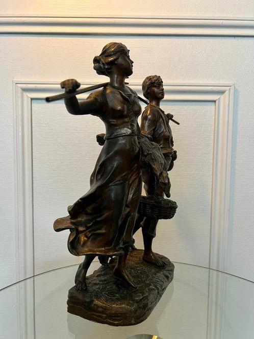 Snijwerk, statue représente un couple de paysan - 37 cm -, Antiek en Kunst, Antiek | Keramiek en Aardewerk