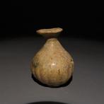 Oud-Romeins Glas Vas. 1e-2e eeuw na Christus. 4 cm hoog.