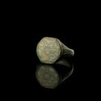 Middeleeuwen, kruisvaardersperiode Brons Ring met Ster van