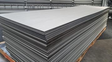 HPL Volle Kern restpartij 70x) 2800x820x6 mm € 54,- incl.btw beschikbaar voor biedingen