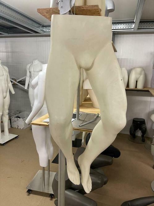 Voordelige etalage hangbenen broekendisplay € 25,00, Zakelijke goederen, Kantoor en Winkelinrichting | Winkel en Inventaris, Ophalen of Verzenden