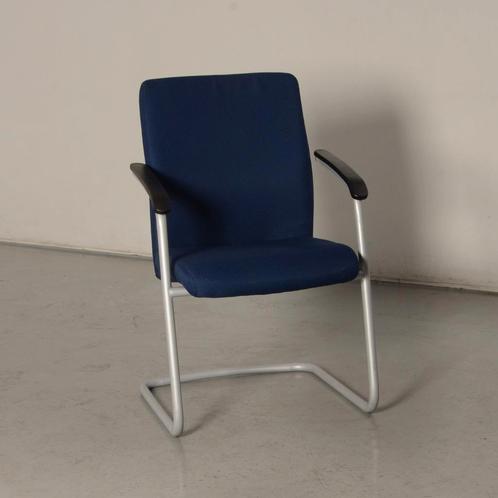 Frontseat vergaderstoel , blauw, sledeframe, Huis en Inrichting, Stoelen, Ophalen of Verzenden