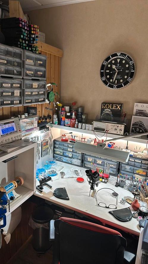 Horlogemaker/Reparatie Origineel en de after market horloges, Diensten en Vakmensen, Reparatie en Onderhoud | Antiek, Klokken en Meubels