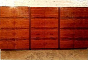 Ruime  Kledingkasten Set 1935, Elegant Tijdloos Design beschikbaar voor biedingen