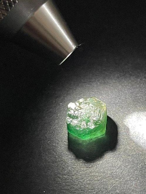 Smaragd Faceted Grade! Eerste kwaliteit. Muzo Top Green, Verzamelen, Mineralen en Fossielen