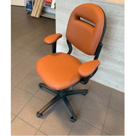 (MDK-105452) Ahrend 220 bureaustoel nieuw gestoffeerd in..., Huis en Inrichting, Bureaus, Bureau, Gebruikt, In hoogte verstelbaar