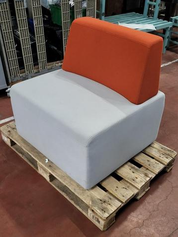 Steelcase Cube design ontvangstbank, Oranje / lichtgrijs beschikbaar voor biedingen