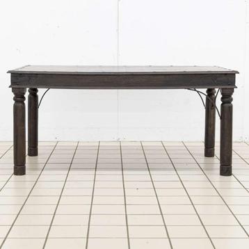 Donkerhouten Genagelde Eettafel beschikbaar voor biedingen