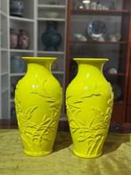 Een paar gele Peking glas vazen -  - Glas - China -, Antiek en Kunst