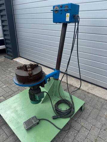 Lasmanipulator lasdraaitafel met drieklauw beschikbaar voor biedingen