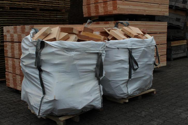 Te koop bigbags douglas blokken  per 4 stuks gratis bezorgd, Tuin en Terras, Haardhout, Blokken, 6 m³ of meer