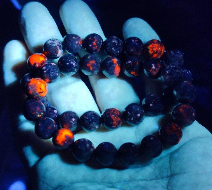 Twee prachtige Yooperlite-armbanden met gratis verzending -, Verzamelen, Mineralen en Fossielen