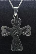 Zilveren Keltisch kruis met triskel ketting hanger, Nieuw, Verzenden