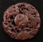 Prachtige harmonieuze amulet - dieren van de dierenriem -