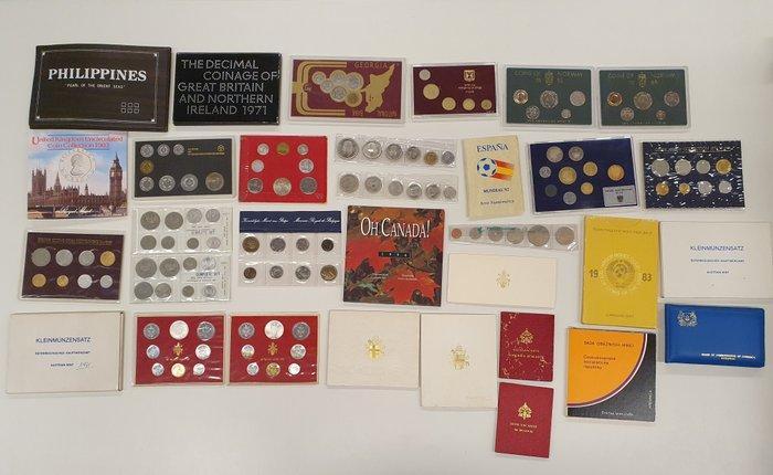 Wereld. Collectie 30 muntsets 1965-1998 incl zilver (Zonder, Postzegels en Munten, Munten | Europa | Niet-Euromunten