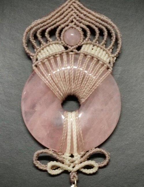 Rozenkwarts. Exclusief. Met de hand gemaakt. Sieraden- 64.7, Verzamelen, Mineralen en Fossielen