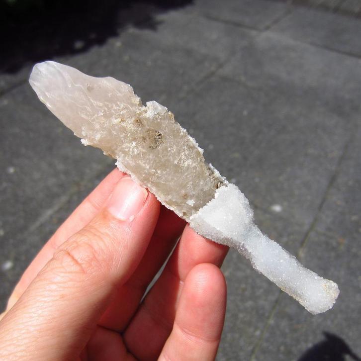 Diverse Calciet speerpunt kristallen met UV met drusy kwarts, Verzamelen, Mineralen en Fossielen, Mineraal, Verzenden