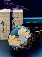 Grote -Natsume voor formele theeceremonie, goud- en