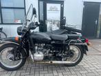 URAL EN DNEPR MOTOREN MET ZIJSPAN