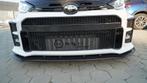 Dit betreft een Toyota Yaris GR Carbon voorbumper grill trim, Verzenden