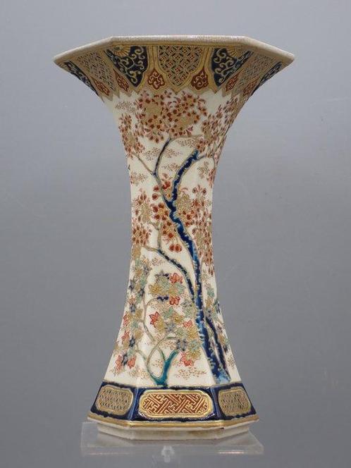 Vaas - Keramiek - Japan - Meiji periode (1868-1912) -, Antiek en Kunst, Antiek | Overige Antiek