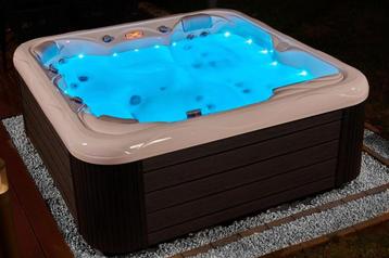 Europese jacuzzi / spa van Wellis - laag energieverbruik beschikbaar voor biedingen