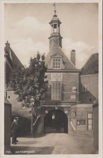 TIEL - Waterpoort, Verzamelen, Ansichtkaarten | Nederland, Verzenden