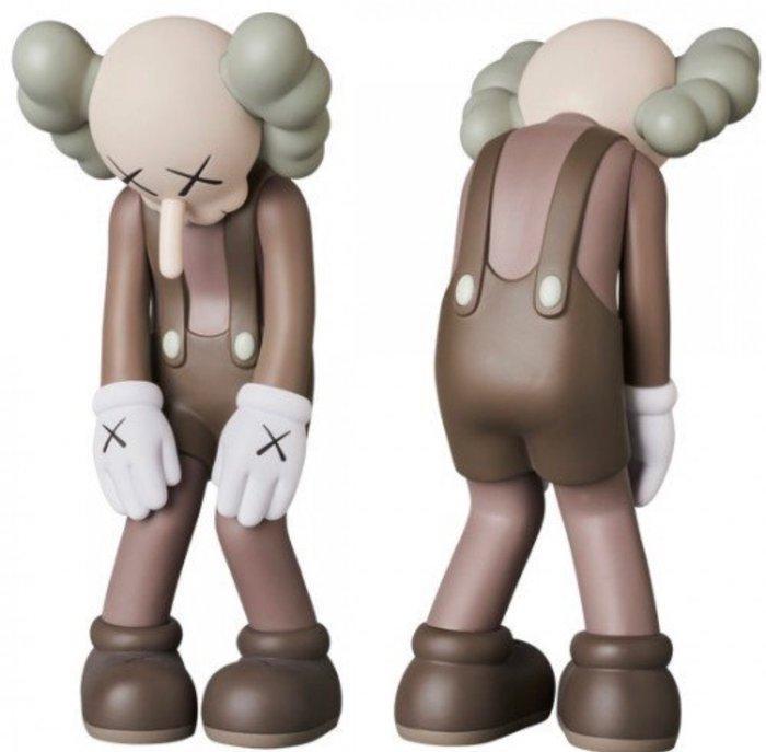 Kaws (1974) - Kaws Small Lie Brown 2017, Antiek en Kunst, Kunst | Designobjecten