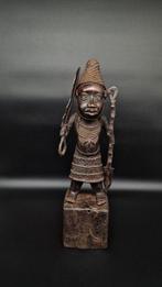 Prachtige geurrière Royal IFE in brons. - Hoogte 58 cm -, Antiek en Kunst