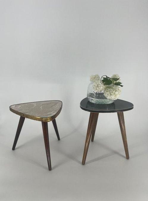 Set bijzettafels - Hout, Metaal, laminaat - Twee, Antiek en Kunst, Kunst | Designobjecten