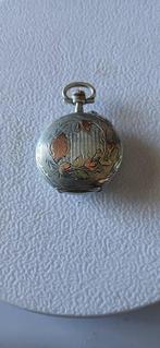 Reloj de plata labrado con tres colores - 1850-1900, Sieraden, Tassen en Uiterlijk, Nieuw