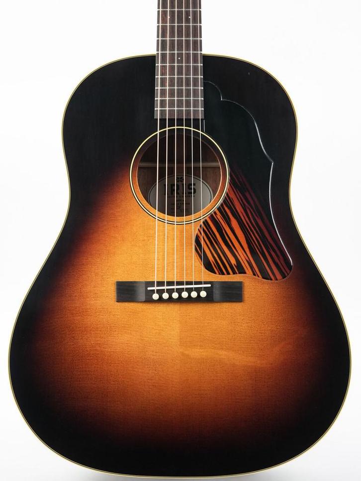Iris DF Sunburst Relic #1371 (Akoestische Gitaren), Muziek en Instrumenten, Snaarinstrumenten | Gitaren | Akoestisch, Western- of Steelstringgitaar