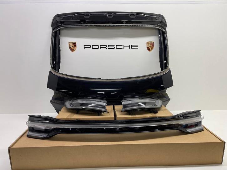 Porsche Macan II+III ORIGINELE achterklep met verlichting, Auto-onderdelen, Carrosserie en Plaatwerk, Gebruikt, Porsche, Achter