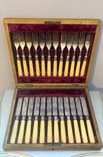 Sheffield - Antique - Feuillage ciselé - Bestekset (24) -, Antiek en Kunst