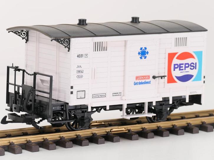 LGB 4031 Pepsi Getränkedienst (Goederenwagons Standaard), Hobby en Vrije tijd, Modeltreinen | Overige schalen, Overige typen, Nieuw