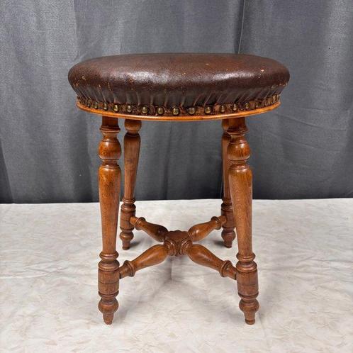 Kruk - Origineel, Antiek. - Hout, Leder, Messing nagels. -, Antiek en Kunst, Curiosa en Brocante