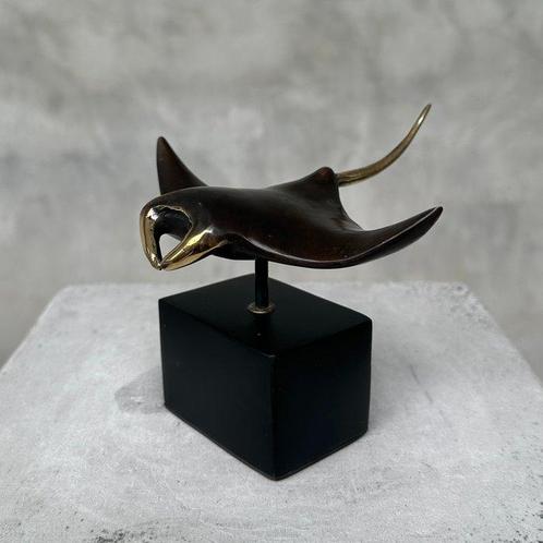 sculptuur, NO RESERVE PRICE - Bronze Manta Ray Sculpture on, Antiek en Kunst, Curiosa en Brocante