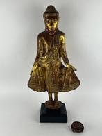 A large wooden Buddha - Figuur - Myanmar/Birma (Zonder