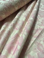 Elegant bloemachtig katoenen weefsel H280 – roze en ivoor -
