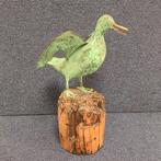 sculptuur, Bronze eend op houtensokkel - 32 cm - Brons