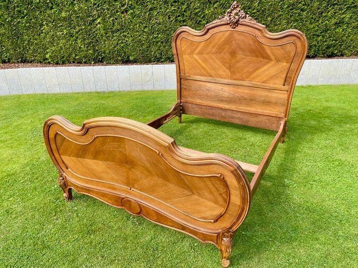 Bed - Nussbaum - Louis Philippe, Antiek en Kunst, Curiosa en Brocante