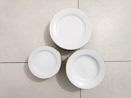 1777 Henneberg - Tafelservies (30) - Goud, Porselein - X8, Antiek en Kunst, Antiek | Meubels | Tafels