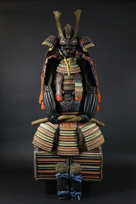 Harnas - Japan - Volledige samurai-armor met drakenembleem –, Antiek en Kunst, Antiek | Overige Antiek