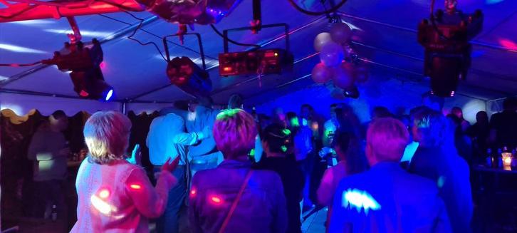 DJ huren, DJ boeken, Feest DJ, Dj inhuren, deejay, DJ zoeken, Diensten en Vakmensen, Muzikanten, Artiesten en Dj's, Dj