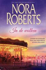 In de wolken / Nora Roberts / 9 9789034772602 Nora Roberts, Boeken, Verzenden, Gelezen, Nora Roberts