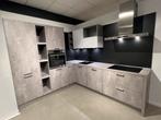 Moderne parelgrijs betonlook keuken met AEG apparatuur, Huis en Inrichting, Nieuw, Hoekkeuken, Grijs, Kunststof