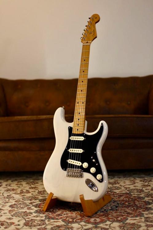 Fender Vintera 50s Stratocaster MN 2019 | White Blonde, Muziek en Instrumenten, Snaarinstrumenten | Gitaren | Elektrisch