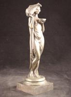 Art Deco beeld - sculptuur, Half naakt met kruik - 29 cm -