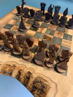 Schaaktafel - Hout, Olive - met de hand gesculpteerd, Antiek en Kunst
