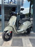 Vespa Sprint E5 custom | Khaki green | lvl10 | alarm | gar., Overige modellen, Maximaal 45 km/u, Ophalen of Verzenden, Zo goed als nieuw